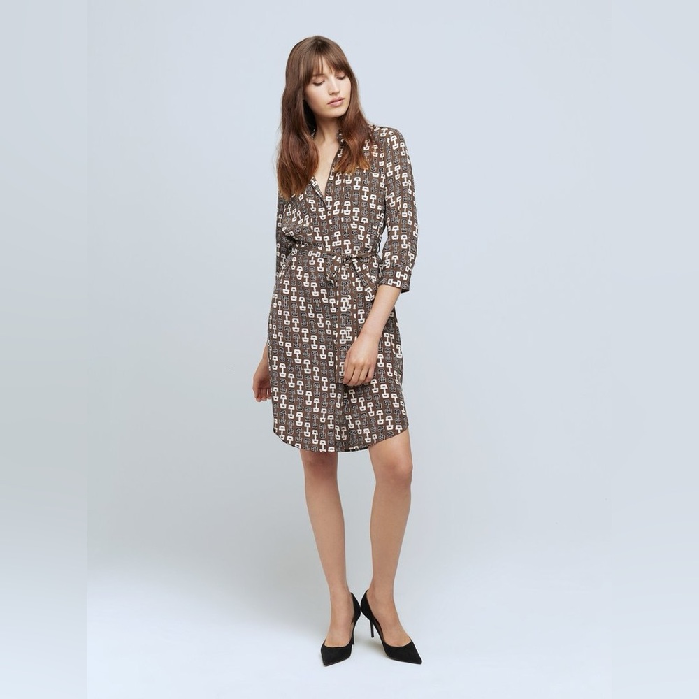 L'AGENCE Stella Short satin Shirt Dress in Carafe & Ivory Buckle
L'AGENCE xs